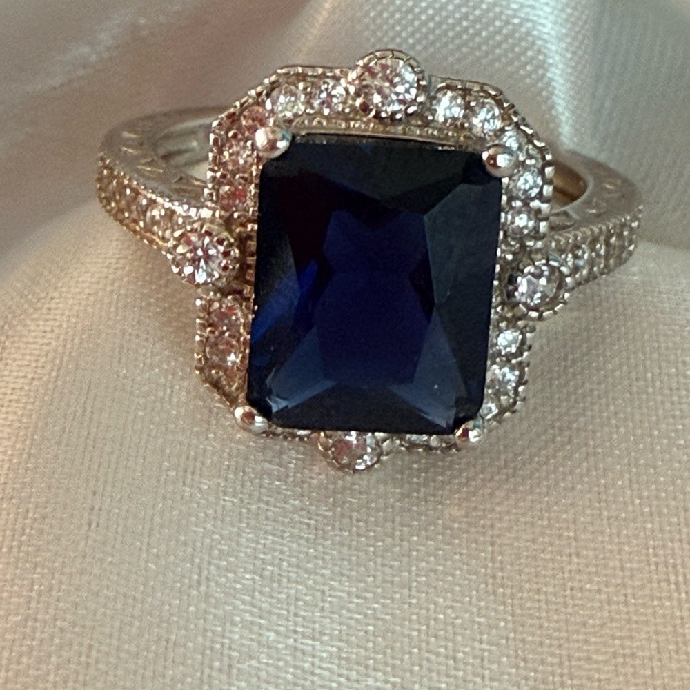 Sapphire cz ring